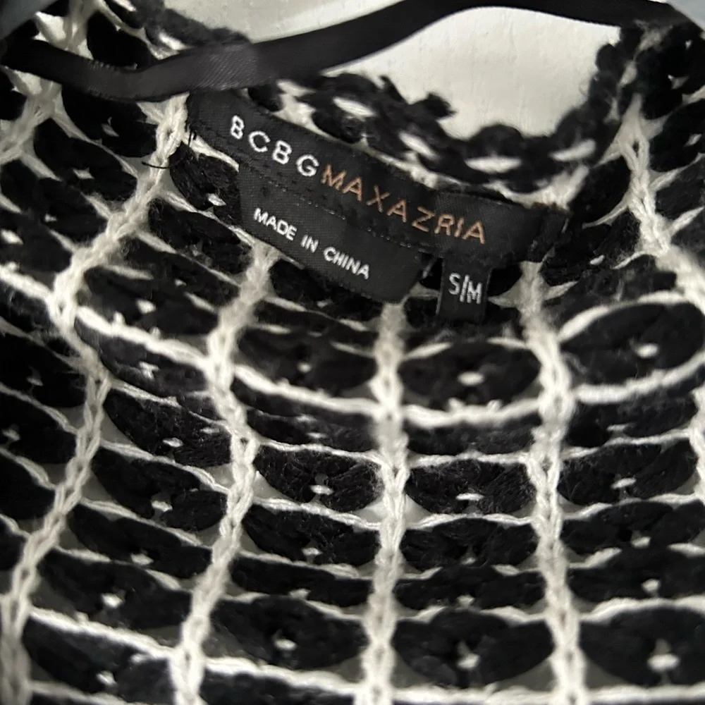 Black cape/ cardigan sweater - Picture 4 of 4